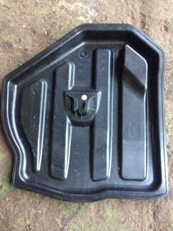 Поддон запасного колеса W204