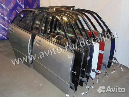 Дверь правая Lexus IS200 Toyota Altezza