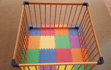 Манеж деревянный