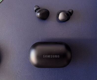Беспроводные наушники Samsung Gear IconX (2018)