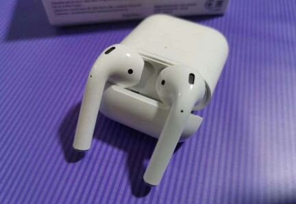 AirPods