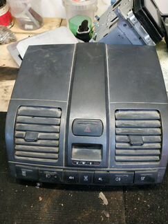 Центральная накладка на торпедо Ssang Yong Rexton