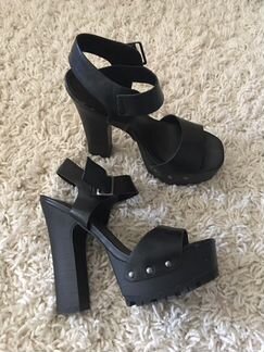 Босоножки Bershka