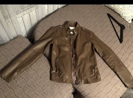 Кожаная куртка pull bear