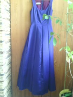 Бальное фиолетовое платье с палантином