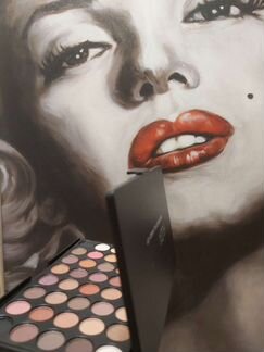 Палетка теней Huda Beauty 40 цветов