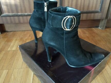 Ботинки замшевые