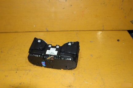 Щиток приборов Volkswagen Golf 6