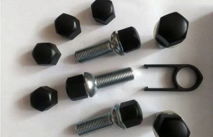Черные колпачки для гаек и болтов