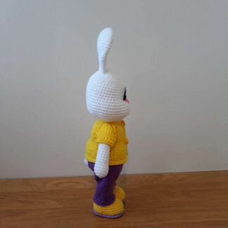 Заяц, вязаная игрушка