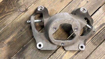 Крепление стойки передней правой Hyundai Equus2011