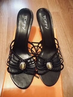 Новые кожаные босоножки