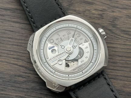 Часы Sevenfriday