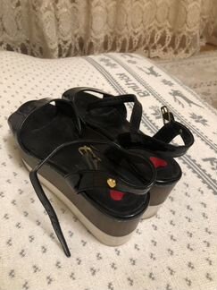 Босоножки итальянские Moschino