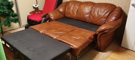 Кожаный диван бу