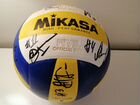 Новый волейбольный мяч mikasa с автографами Зенит