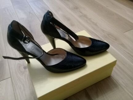 Туфли новые лакированная кожа