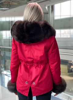 Парка с натуральным мехом