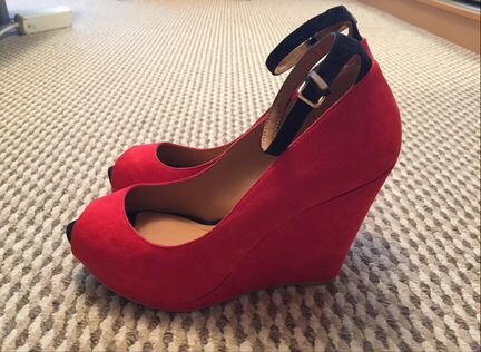Женские новые туфли Zara