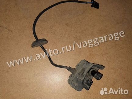 Замок лючка бака polo sedan 5