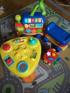 Каталка Паровоз+ набор кубиков