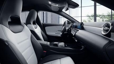 Mercedes-Benz CLA-класс 1.3 AMT, 2020