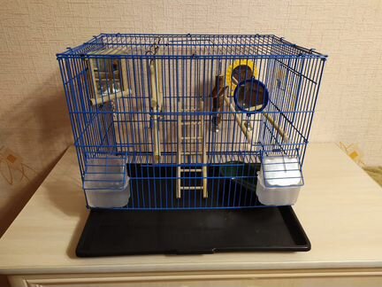 Клетка для птичек со всеми принадлежностями