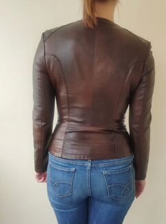 Женская кожаная куртка коричневая (размерL)