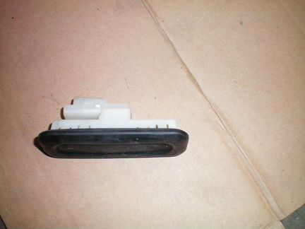 Peugeot 308 408 кнопка открывание багажника