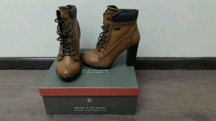 Абсолютно новые осенние полусапожки