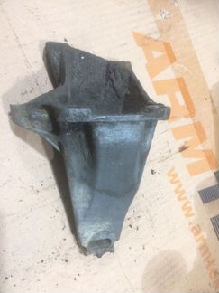 Кранштейн кпп правый Ауди 100 C3 Рестайлинг