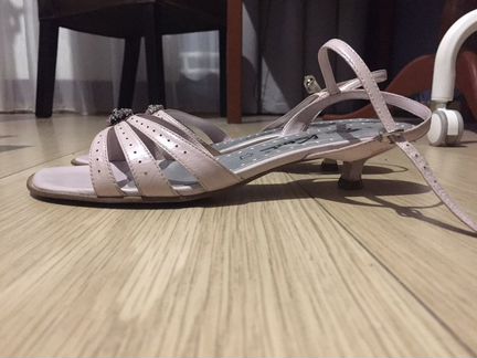 Босоножки женские