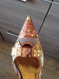 Босоножки золотые Twice