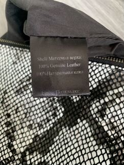 Кожаный чёрный клатч с отделкой под змею