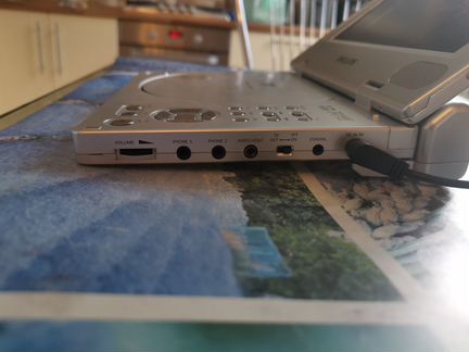 DVD плеер Philips PET800