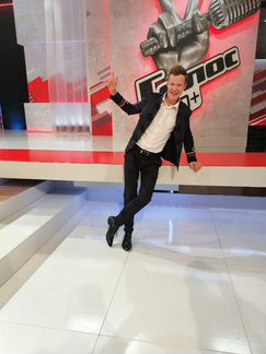 Диджей ведущий на корпоратив юбилей свадьбу