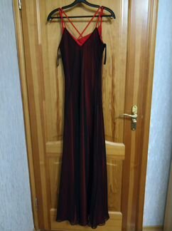 Красное вечернее платье