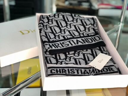 Комплект шапка и шарф Christian Dior