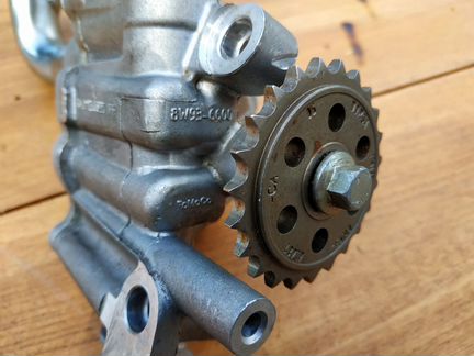 Маслянный насос Jaguar / Land Rover двигатель 3.0