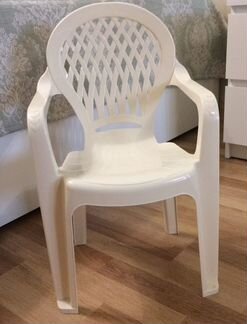 Стул детский пластиковый, состояние отличное