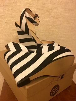 Туфли на танкетке Svetski