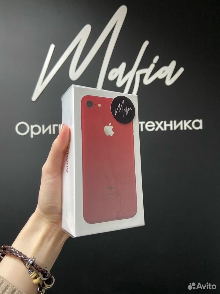 89516295077 iPhone 7-32 Red product