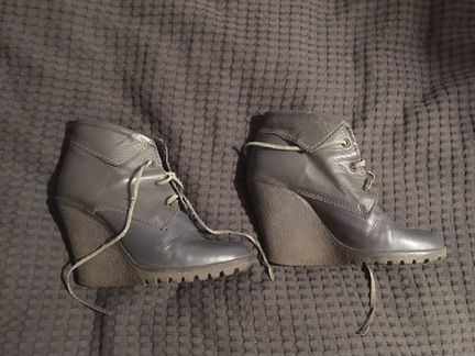 Ботинки на танкетке, кожа