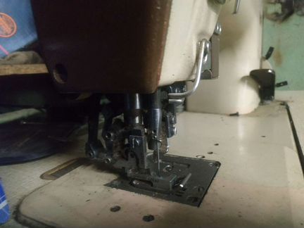 Швейная машина Pfaff 487 с обрезкой края