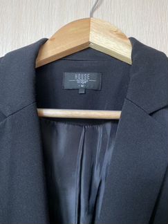 Чёрный пиджак бренда House