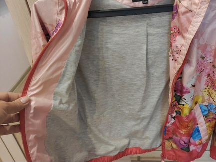 Ветровка акула