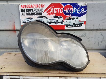 Фара передняя правая Mercedes Benz W203 2000-2004