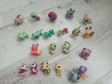 Пакетом Коллекция пет шопов Littlest Pet Shop