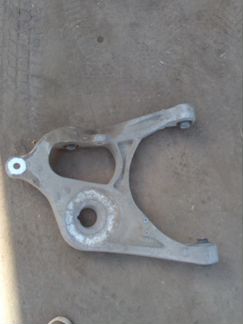 Задний нижний рычаг W166