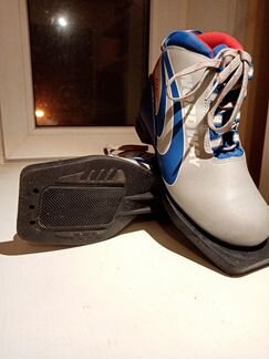 Лыжные ботинки 33р